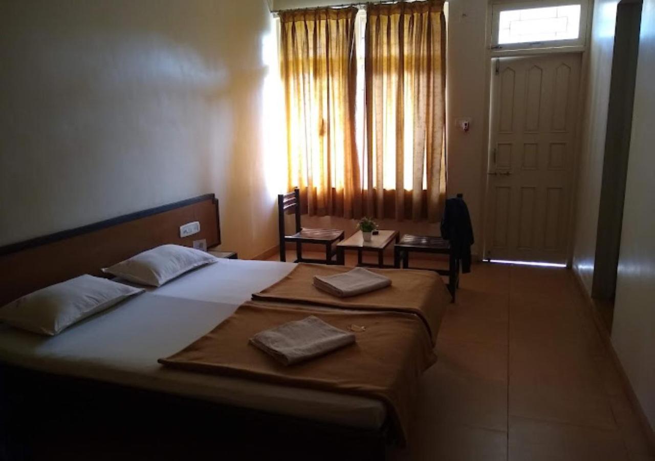 Hotel Durvankur Ganpatipule Buitenkant foto