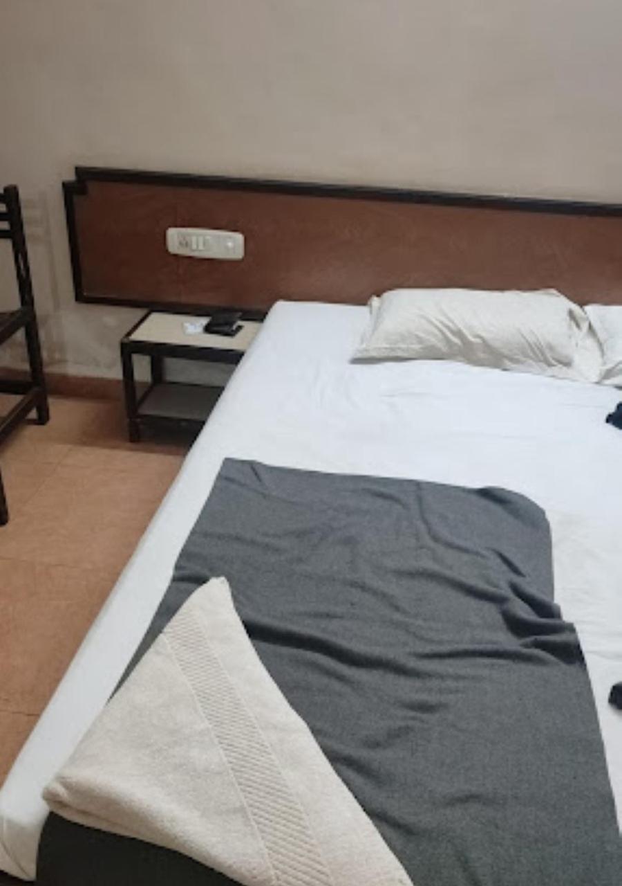 Hotel Durvankur Ganpatipule Buitenkant foto
