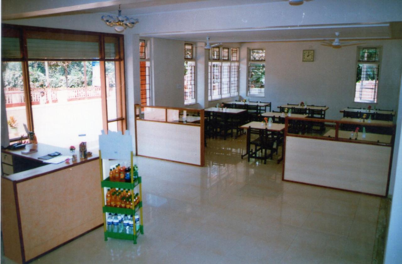 Hotel Durvankur Ganpatipule Buitenkant foto