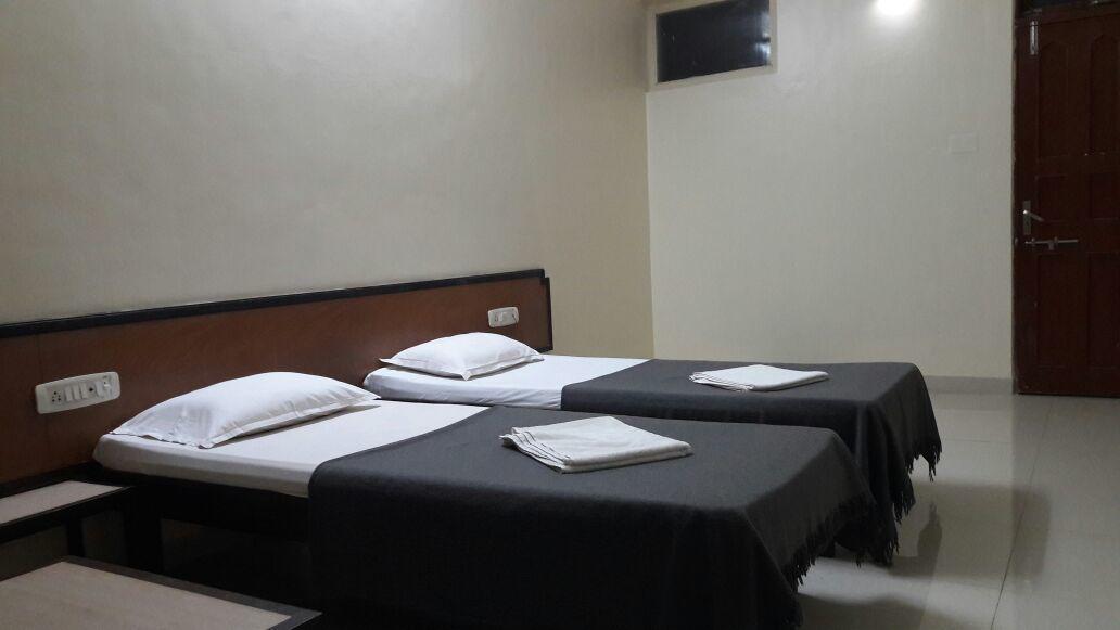 Hotel Durvankur Ganpatipule Buitenkant foto